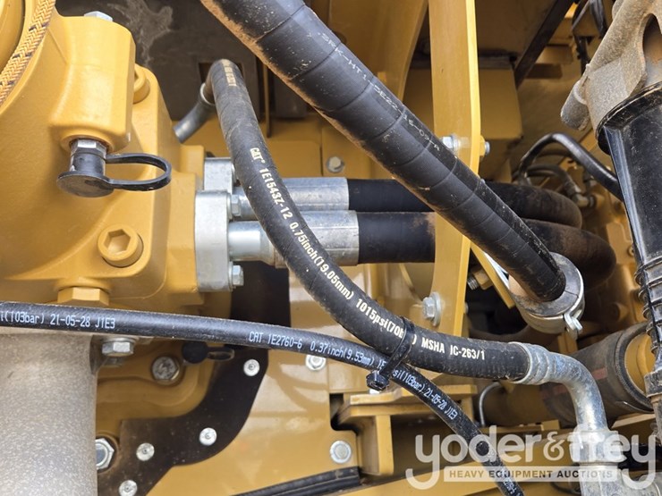 2021-caterpillar-336-image-73