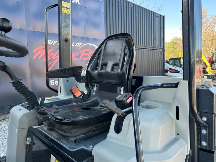 2019-caterpillar-903d-image-18