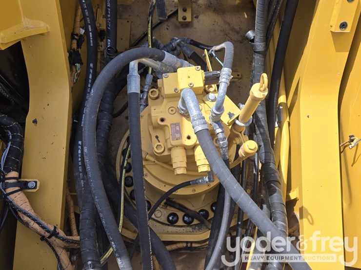 2021-caterpillar-336-image-113