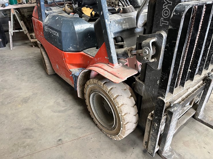 toyota-forklift-image-2