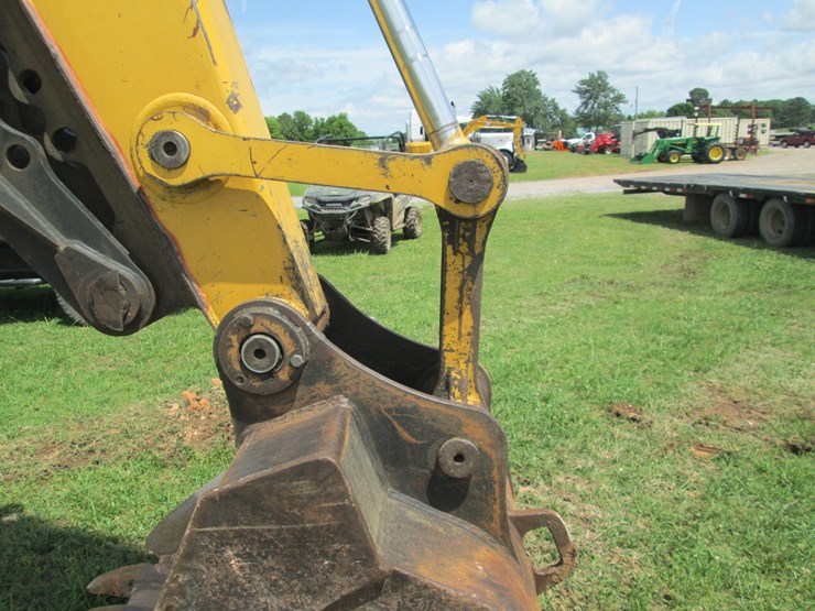 deere-200-lc-image-31