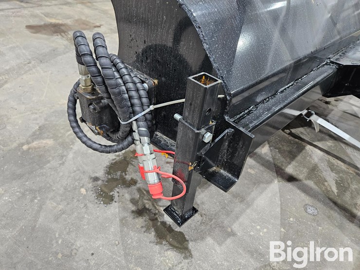 2025-massey-ferguson-730-image-16