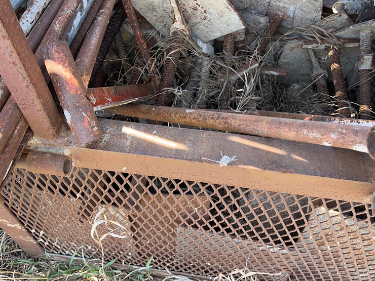 scaffolding-on-carring-cage.-image-7
