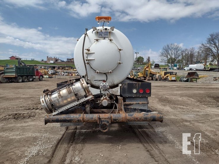 peterbilt-389-image-2