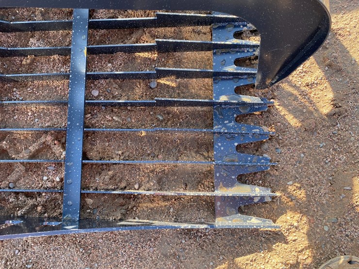 #4114-•-new-jct-84"-skeleton-rock-grapple-bucket-image-11