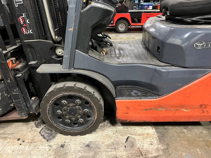 #2004-•-toyota-4500-lb.-forklift-image-4