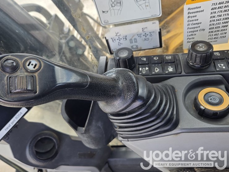 2021-caterpillar-336-image-117