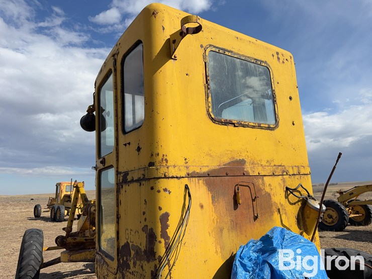 caterpillar-12-image-11