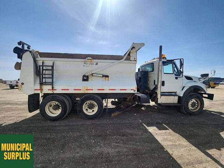 2016-international-workstar-7400-image-25