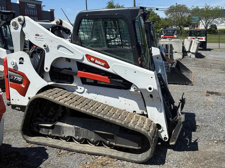 2023-bobcat-t770-image-1