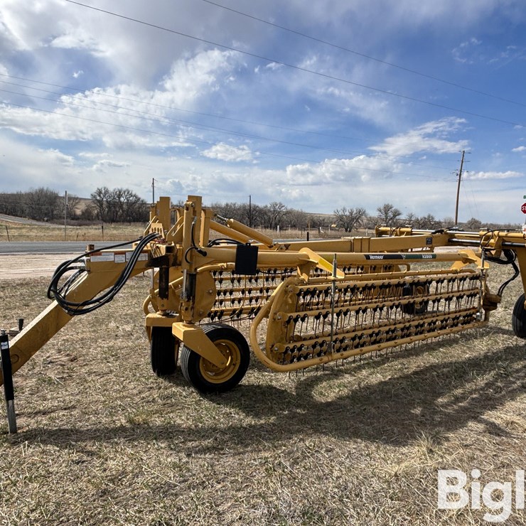 2011 VERMEER R2800