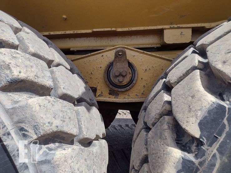 2007-caterpillar-740-image-16