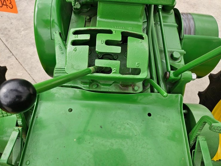 1955-john-deere-60-image-27