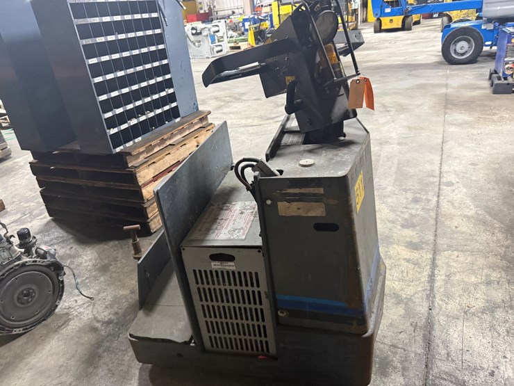 #2073-•-barrett-electric-pallet-jack-image-4