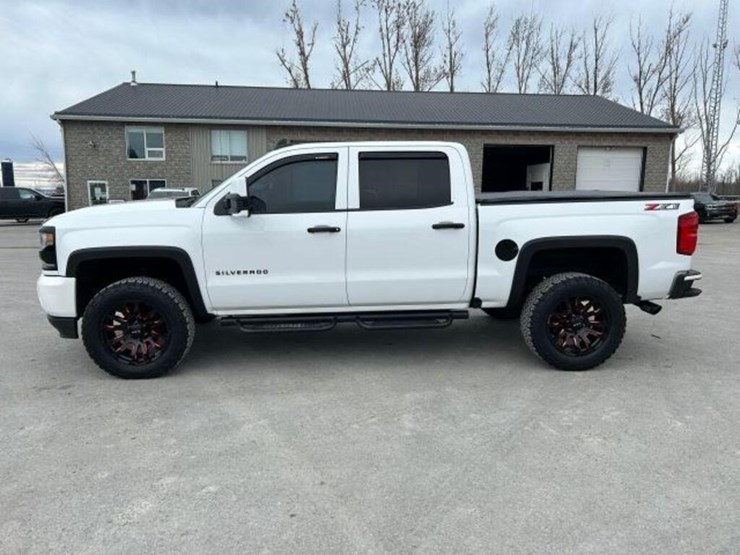2018-chevrolet-silverado-1500-ltz-image-8