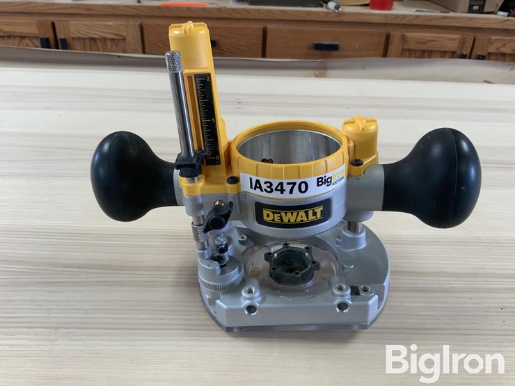 dewalt-dnp612-plunge-base-image-15
