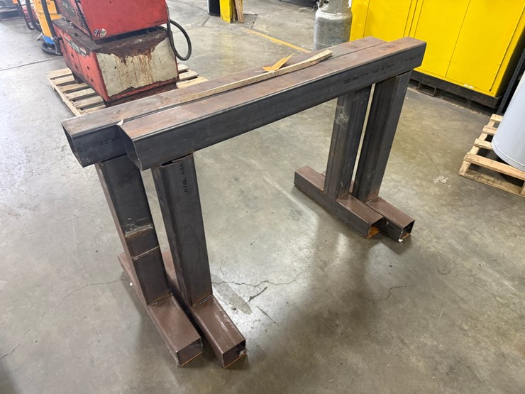 #2032-•-metal-table-legs-image-4