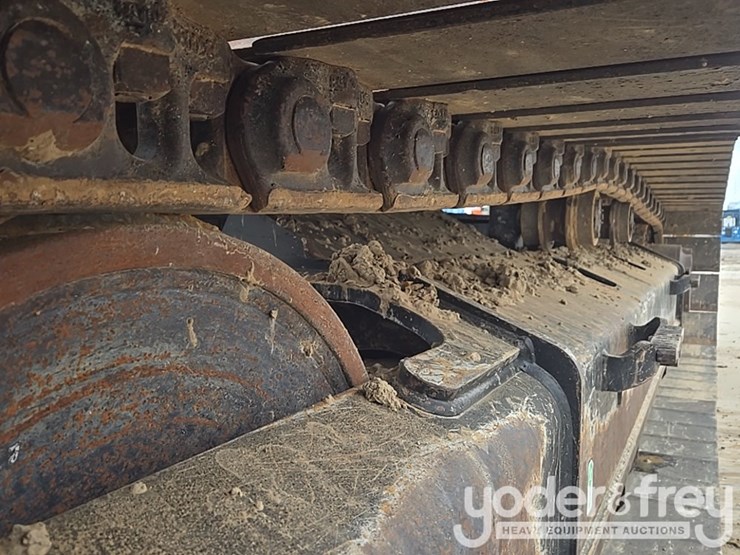 2021-caterpillar-336-image-14