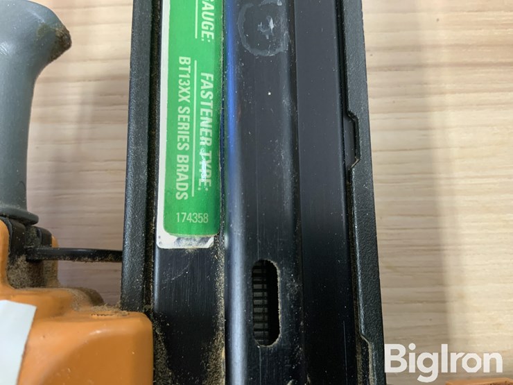 bostitch-sb-125bn-brad-nailer-image-15
