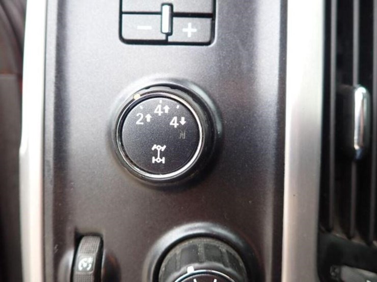 2016-gmc-2500hd-image-26