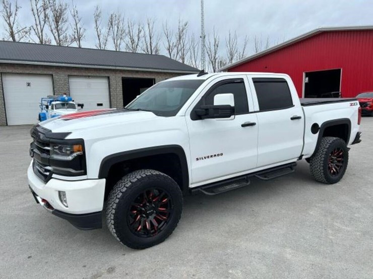 2018-chevrolet-silverado-1500-ltz-image-1