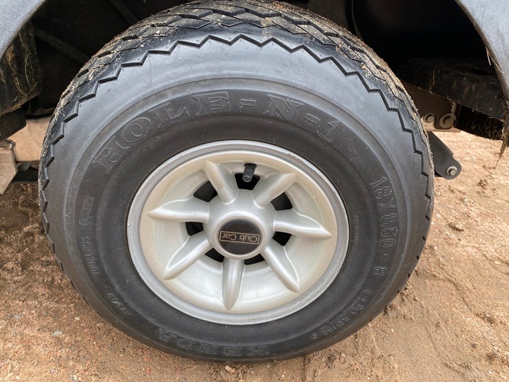 #1582-•-club-car-electric-golf-cart-with-charger-image-18