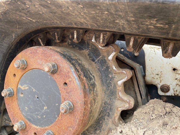 2016-bobcat-t770-image-21