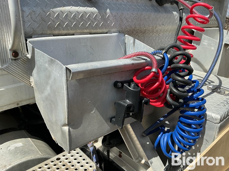 2013-international-prostar-image-20