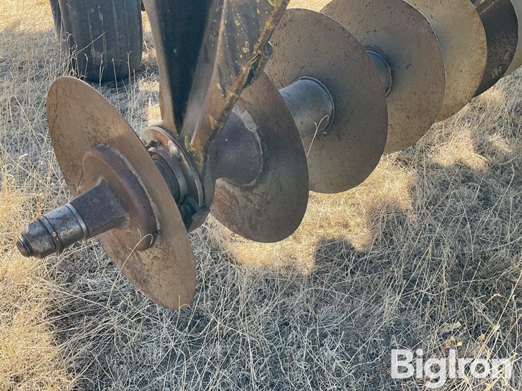 john-deere-331-image-14