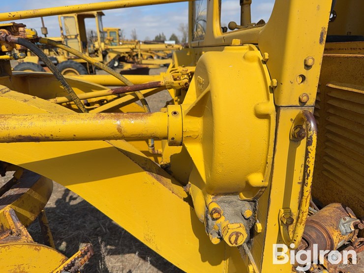 caterpillar-12-image-19