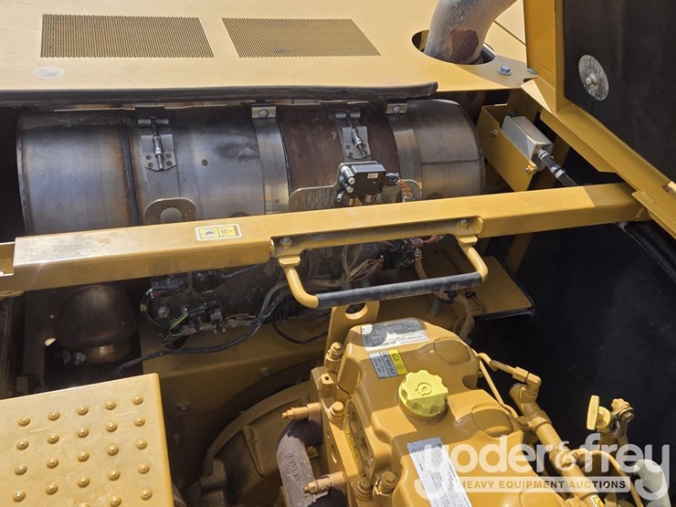 2021-caterpillar-336-image-72