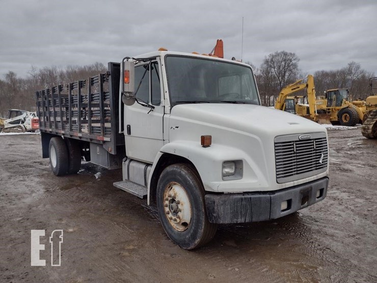 2002-freightliner-fl70-image-33
