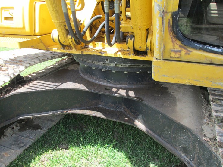 deere-200-lc-image-23