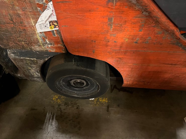 #2002-•-toyota-forklift-(parts-only)-image-7