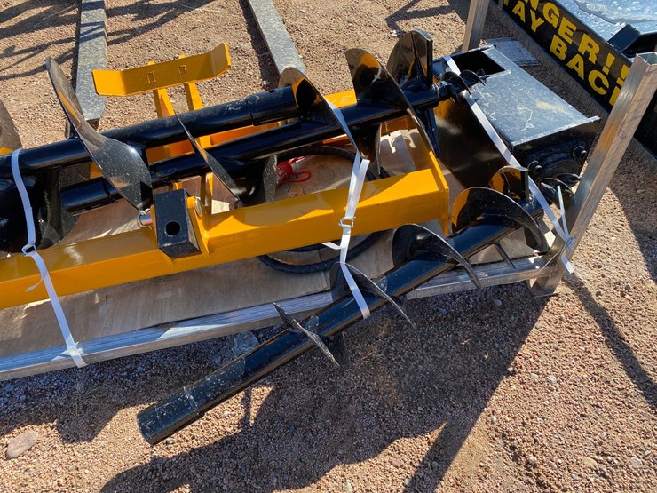 #4076-•-new-hydraulic-auger-attachment-with-(3)-bits-image-3