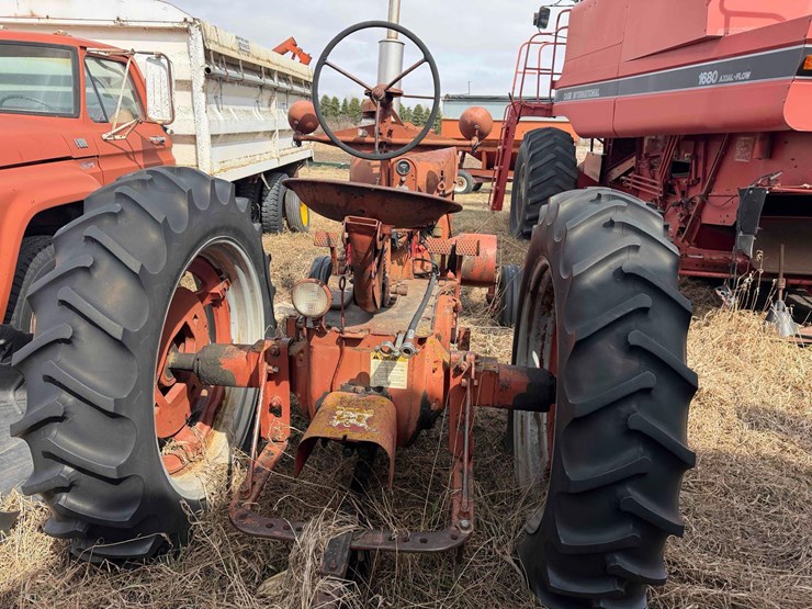 1951-farmall-m-tractor-image-4