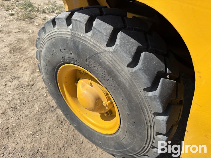 caterpillar-v40b-image-18