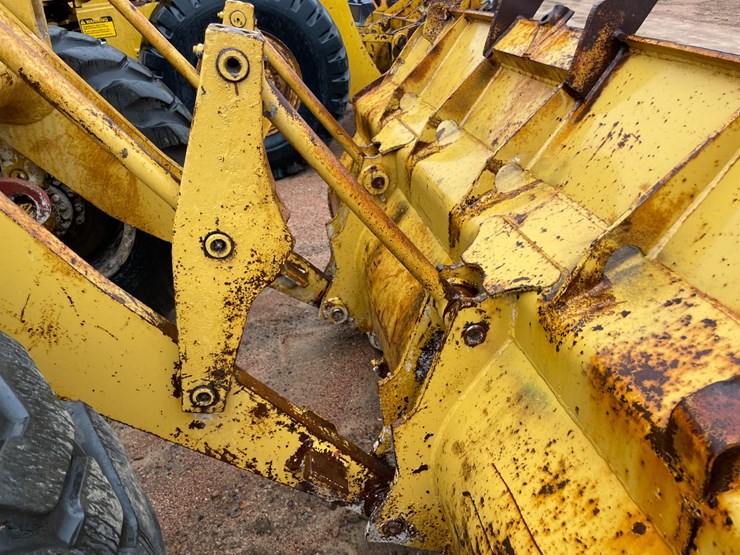 1979-caterpillar-930-image-9