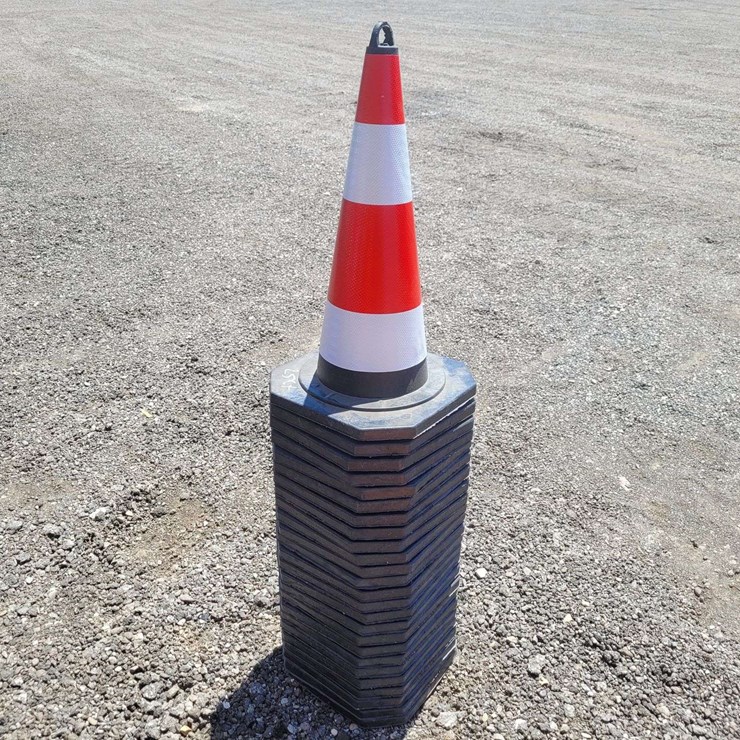 (25) Traffic Cones