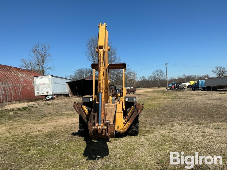1981-deere-310a-image-6