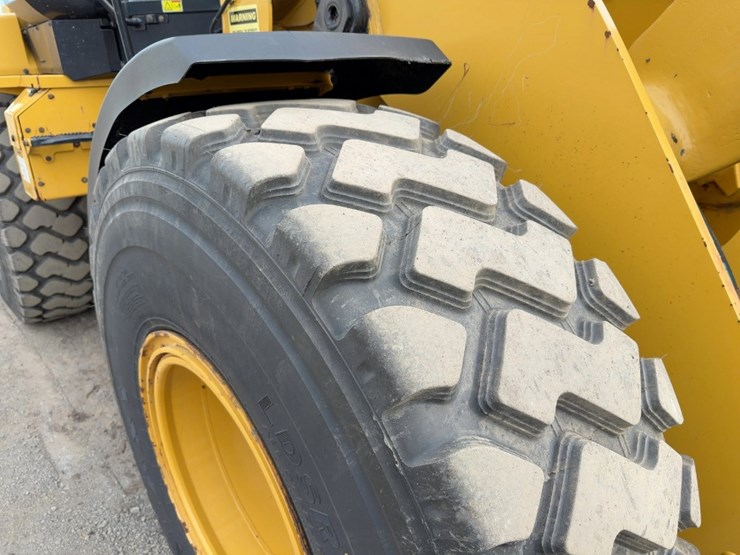 2020-caterpillar-930m-image-13