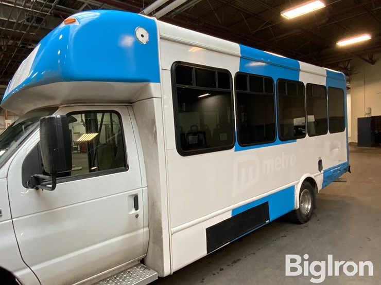 2024-ford-e450-image-15