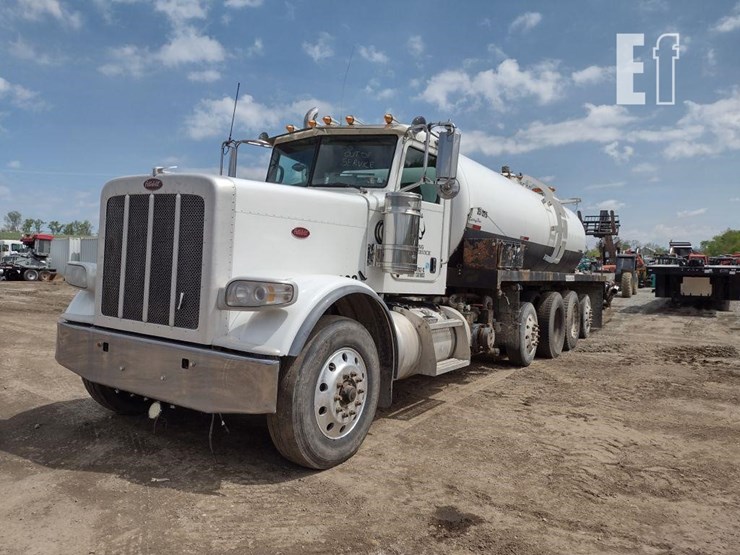peterbilt-389-image-55