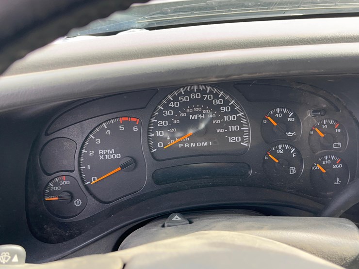 2006-chevrolet-silverado-2500-pickup-image-37