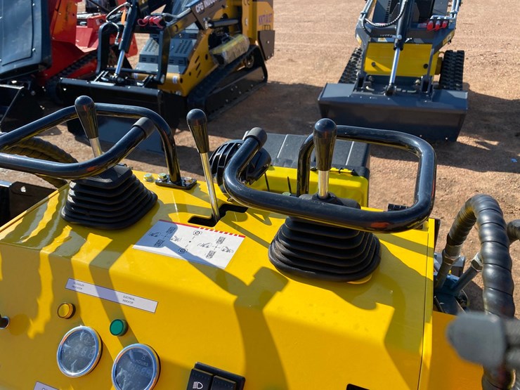 #5575-•-2026-ats-t460-tracked-mini-skid-steer-image-12