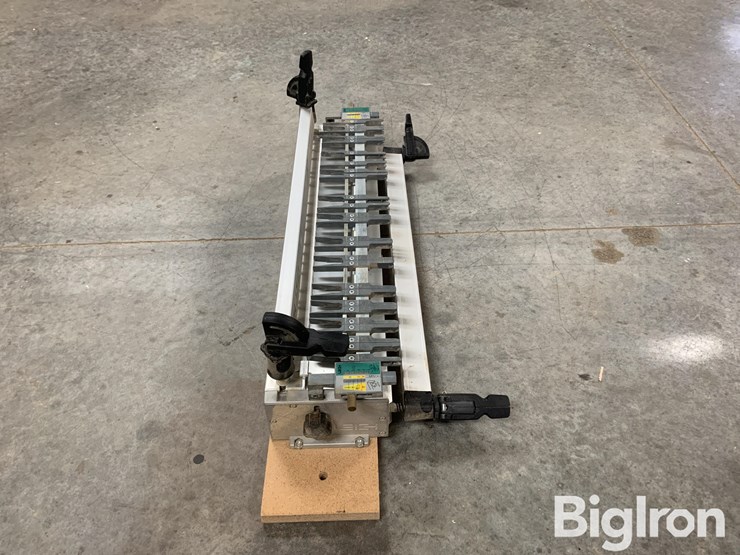 leigh-d4r-24”-dovetail-jig-image-4