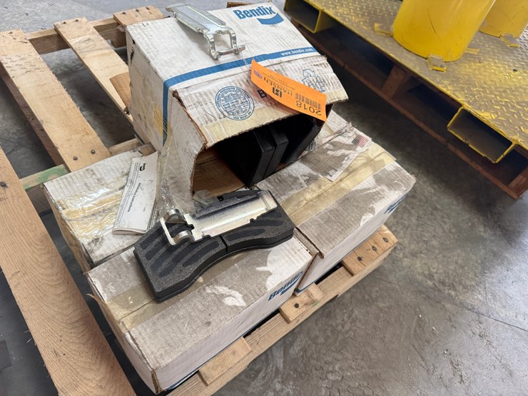#2018-•-(5)-brake-pad-kits-image-2