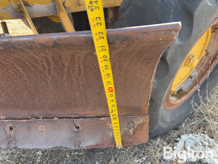 caterpillar-12-image-16