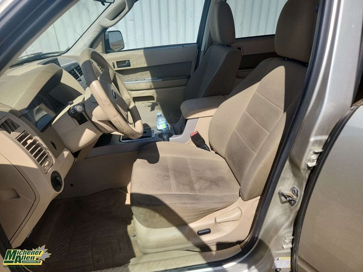 2010-ford-escape-xlt-image-15