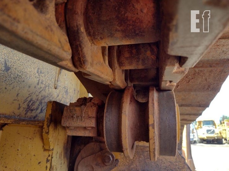 2004-deere-700h-image-28